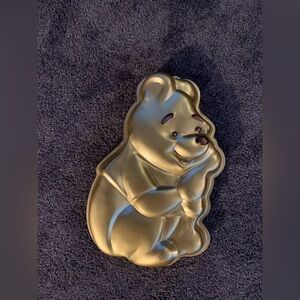 WINNIE the POOH Cake Pan.  Gold color. Vintage Wilton. Good used condition.